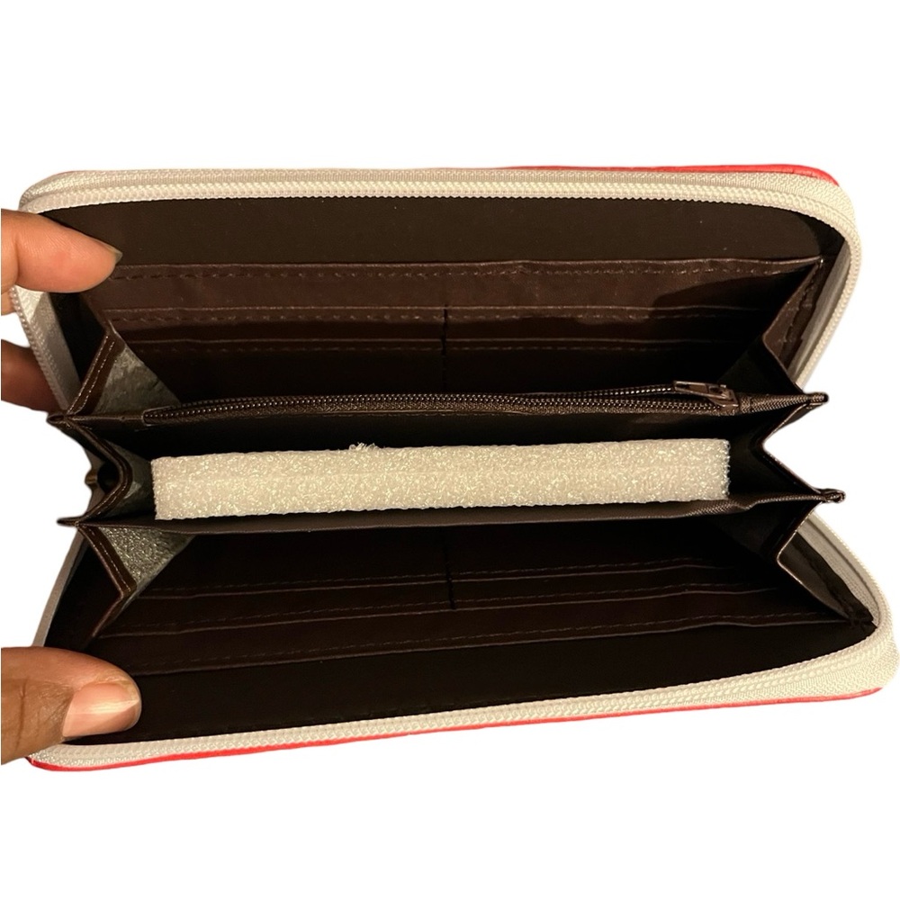 Mickey Mouse Wallet with Red Trim - Picture 4 of 6